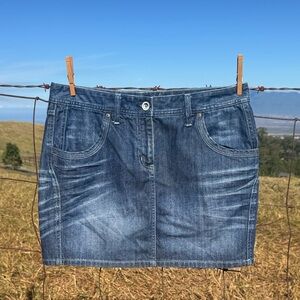 Tommy Hilfiger Y2K Dark Denim Preppy Mini Skirt 12